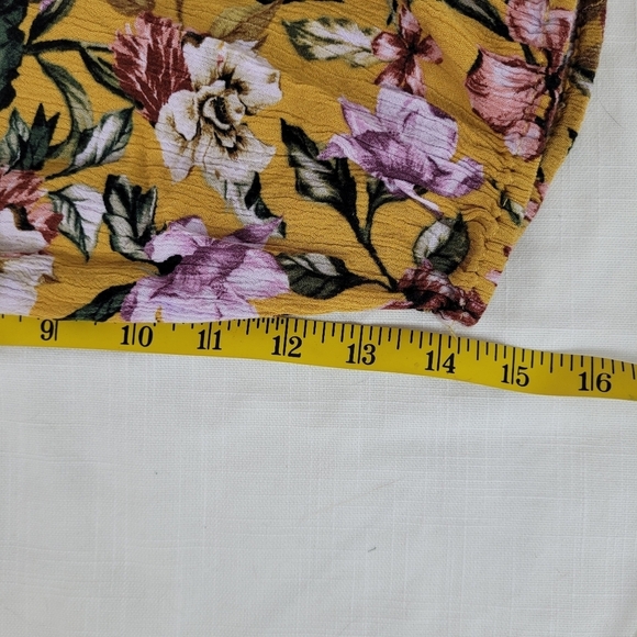 Torrid yellow pink green scoop neck flowy moody floral top with pleats boho 3X - Picture 3 of 13